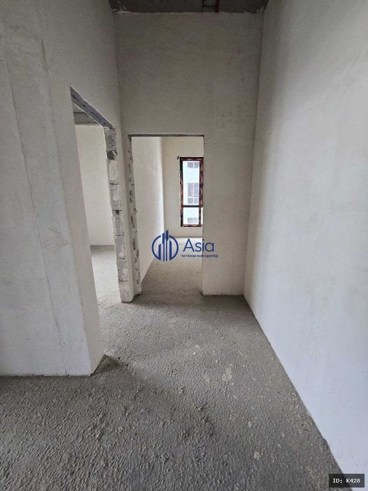 Bukhara sitidan kvartira qidirganlar uchun 109m2 karobka sotuvda