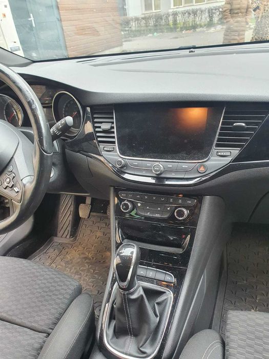 Vând Opel astra k 2018