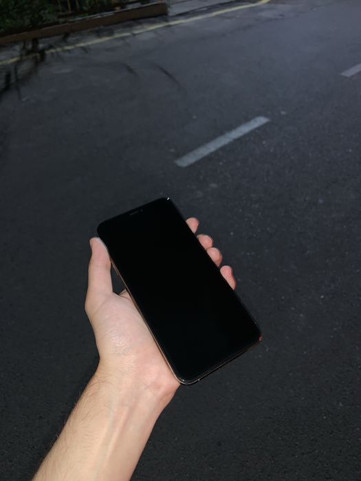 Iphone xs max 64 GB