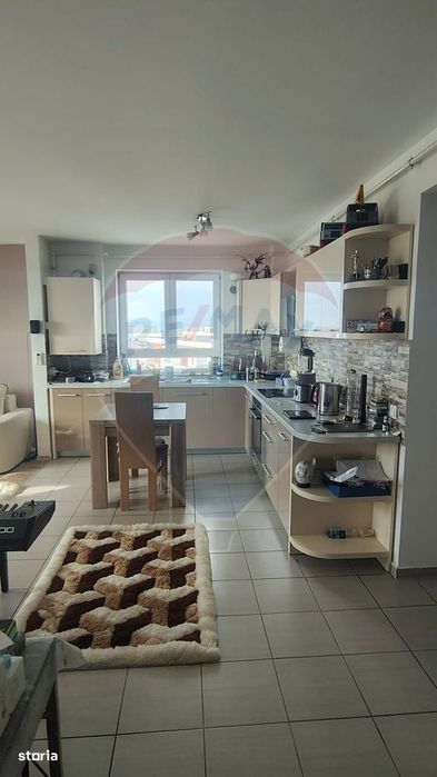 Apartament cu 3 camere de vânzare în Avangarden 3