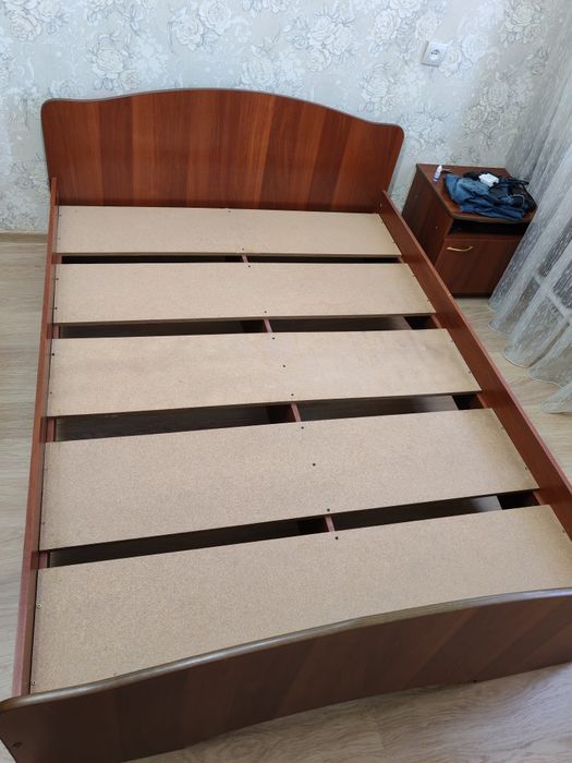 Продам Кровать 1.6*2 м