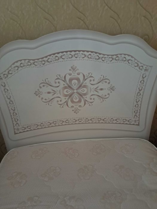 Кровать с ортопедическим матрасом