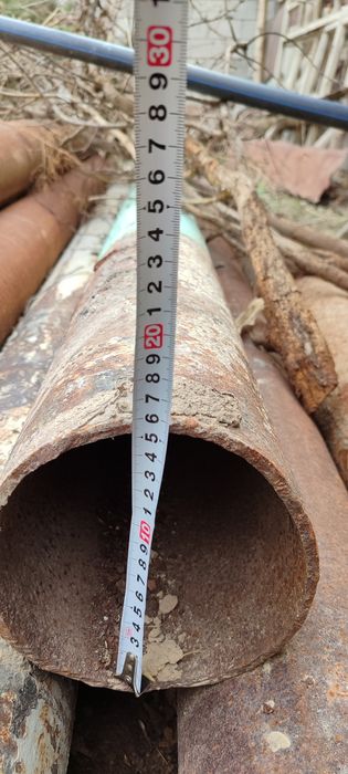 Темир труба навесдан чиққан яхши холатда