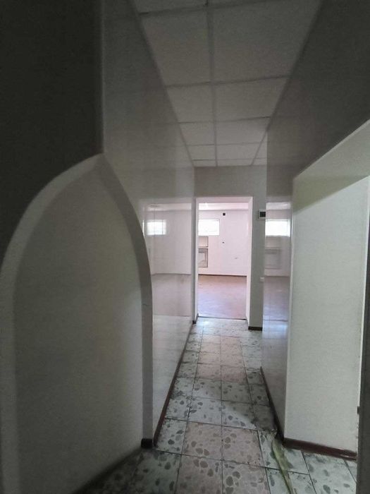 Ijara ofis, ombor, dokon uchun 123 m2 Furqat bog'i oldida joylashgan