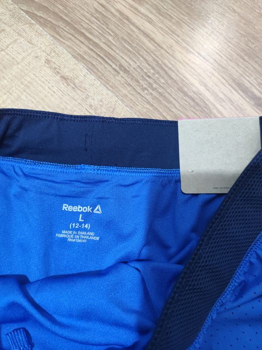 Pantaloni scurți Reebok  mărimea fete 12-14 ani sau XS