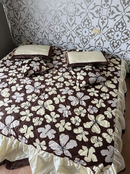 Покрывало и шторы