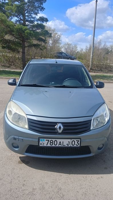 Продам Рено Сандеро 2012г кондиционер