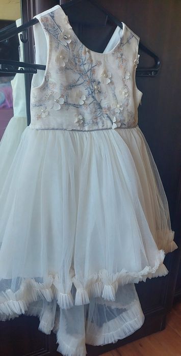 Красива рокля за повод 2-3г.