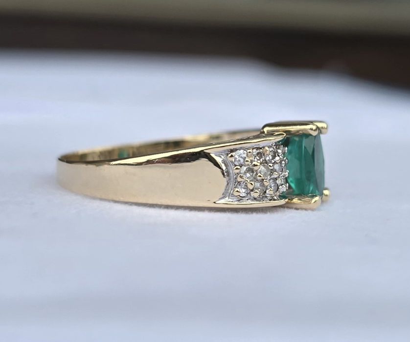Inel din aur galben 14k cu smarald și diamante naturale