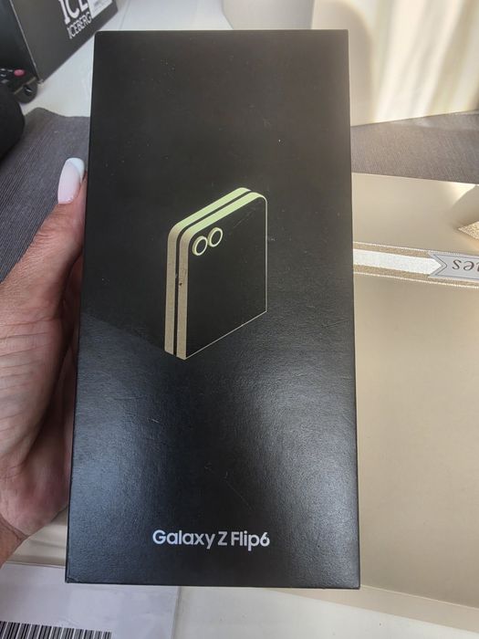 512 GB Samsung Z Flip 6 Yellow
