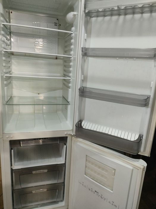 Продам холодильник