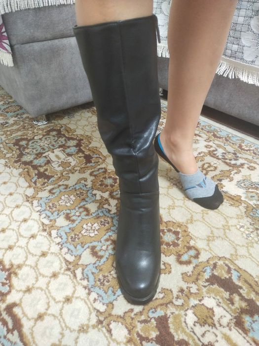 Продам новые зимние сапоги