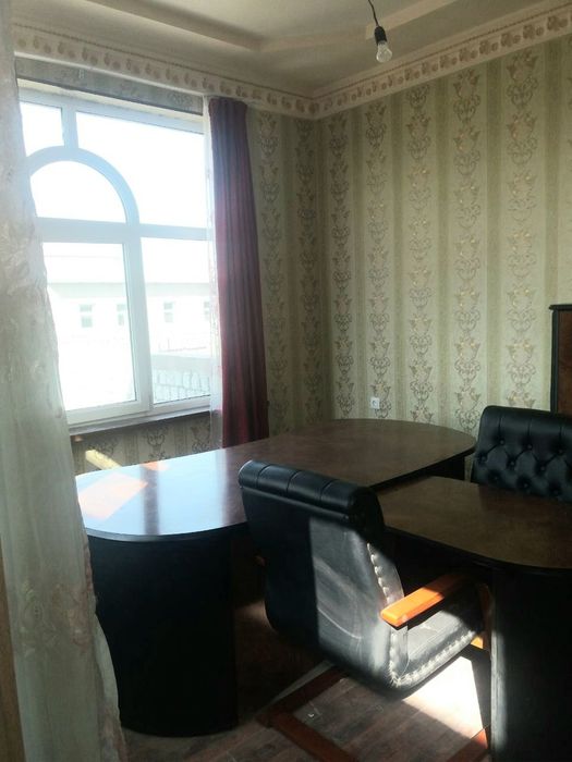 Мирзо Улугбекский район Чингельди угловой дом 2-этажный 6-сотых 8-комн