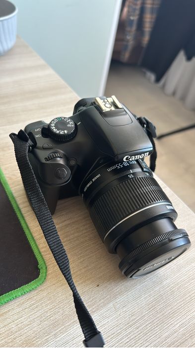 Canon EOS 1100D.