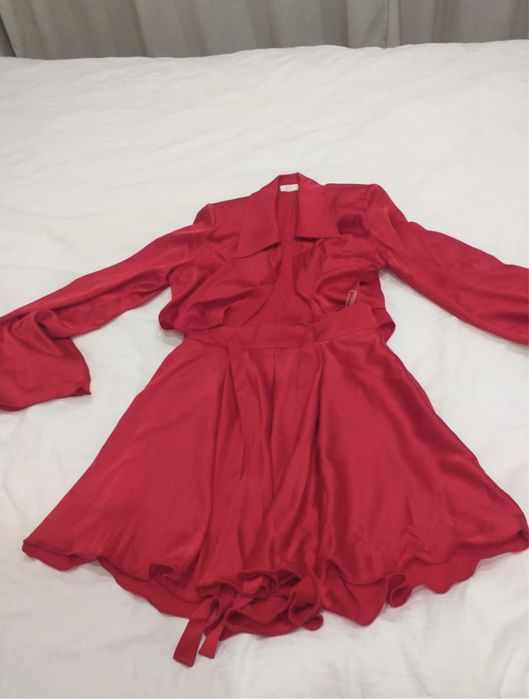 Костюм из атласа