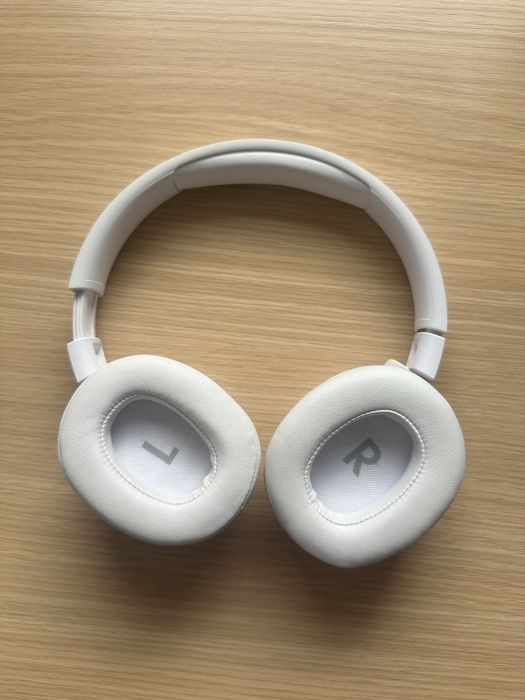 Căști JBL Tune 710 BT – White, wireless Bluetooth