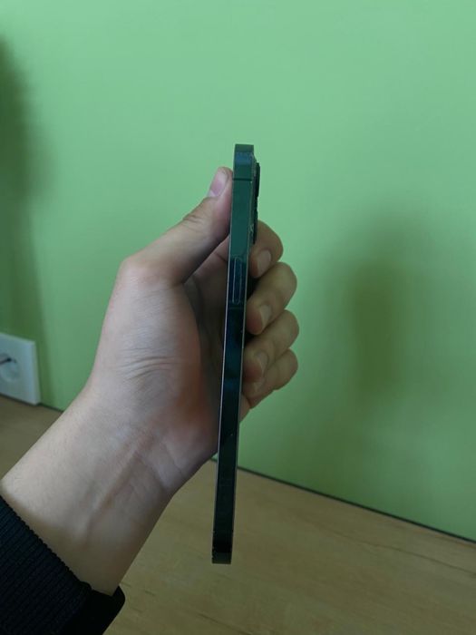 Продам Айфон 12 про макс