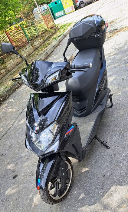 Мотопед Скутер с ел.двигател