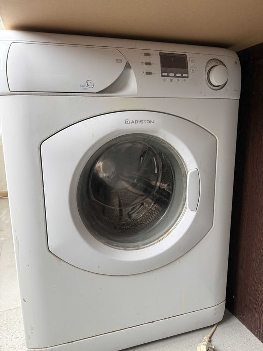 Пералня АРИСТОН