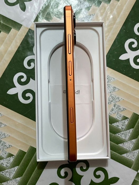 Айфон 17про макс, внутри программа АНДРОИД