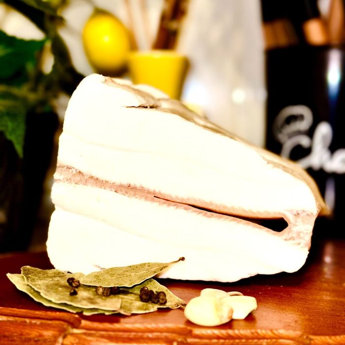 Продам сало  соленное копченое  все домашние