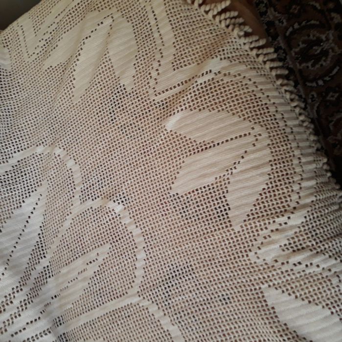 Ръчно изработена покривка