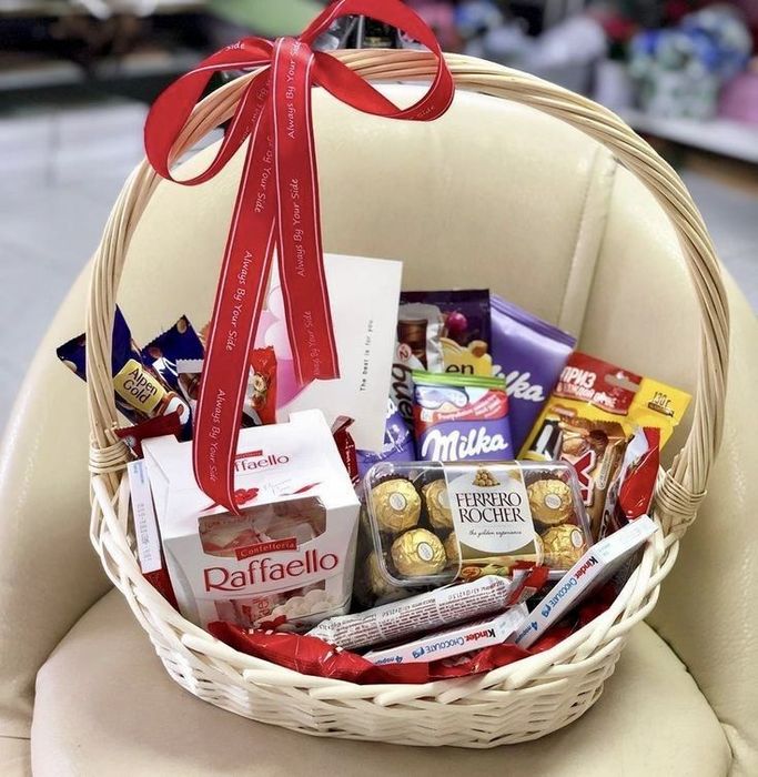 Корзины прдарочные  на 8 марта