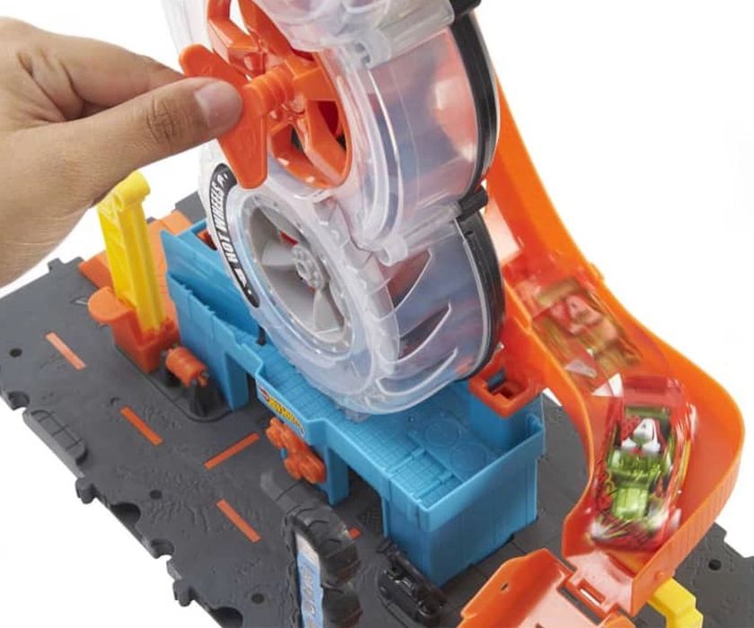 Hot Wheels City - Комплект ултра модерен градски център за гуми