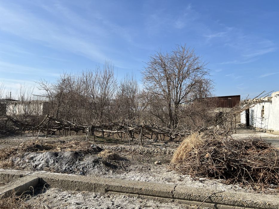 Ромитан тумани янги ХБК ёнида участка сотилади