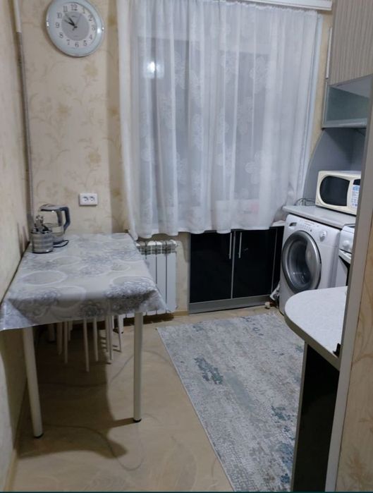Сдам квартиру посуточно. Есть горячая вода. Звонить в любое время.