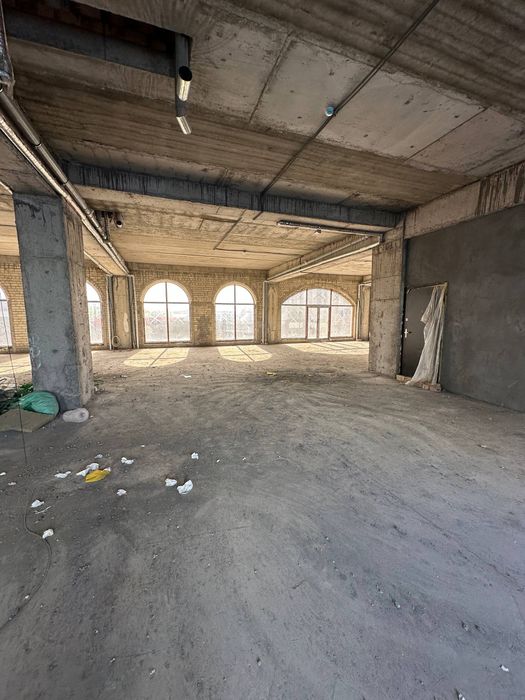 Коммерция на 1 линии в ЖК New Life — 120 м², 2 этаж, потолки 3.75 м