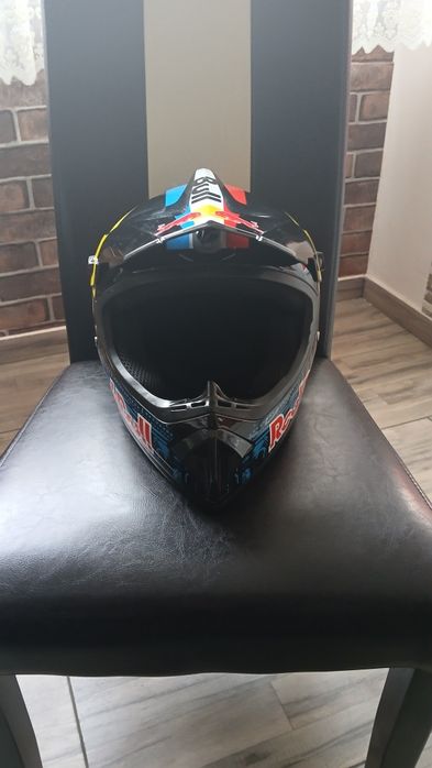 Vand cască Red Bull