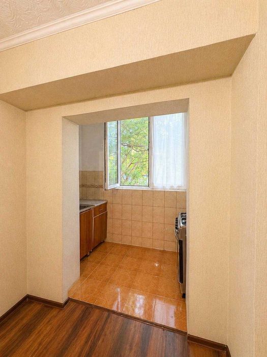 Срочно 1-комнатная на Гостинице Россия ( Grand Mir )