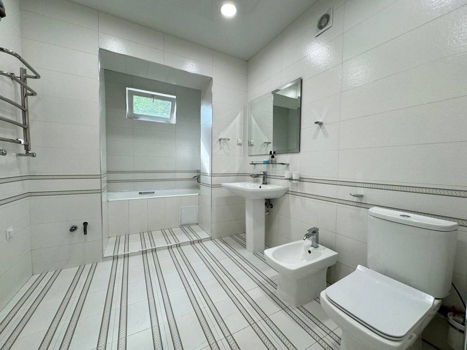 Продается 4х ком квартира, ориентир: кафе Studio/пос-во Японии, 130м²