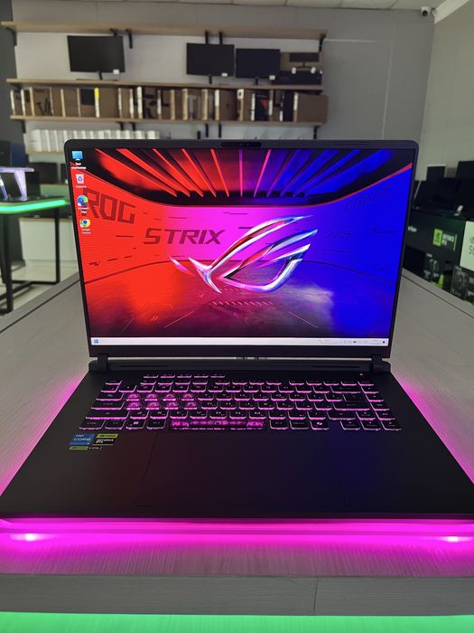 Премиальный игровой ноутбук ASUS ROG Strix