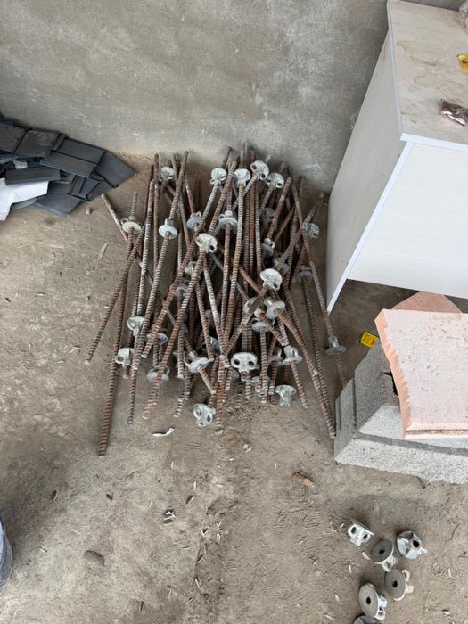 Тайрот (стяжной винт)