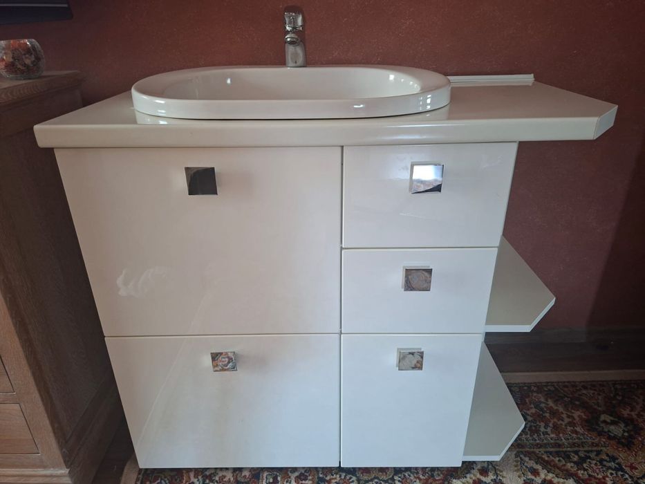 Mobilier baie  cu lavoar