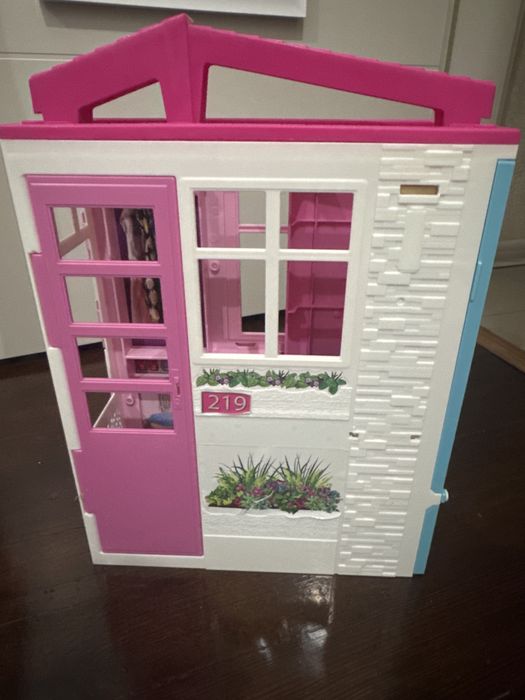 Barbie къща преносима