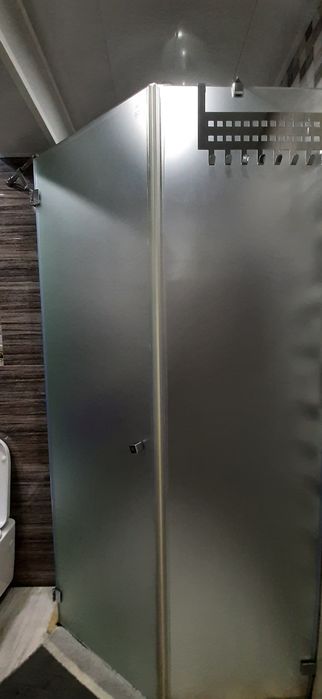 Параван за баня  8мм.закалено стъкло