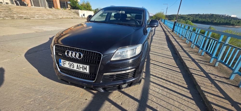 Vând Audi Q7 an 2009