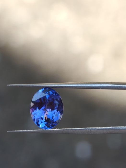 Танзанит 3.62ct чист на лупа с швейцарски сертификат