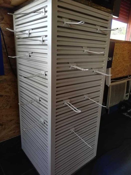 Обзавеждане за магазин