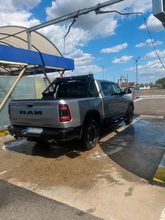 Dodge RAM Rebel 5.7 HEMI V8