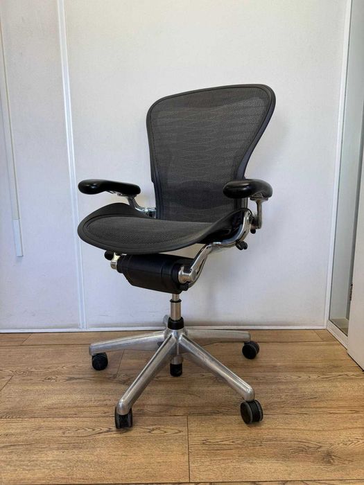 Refurbished Herman Miller Aeron Aluminium - Lumbar Support