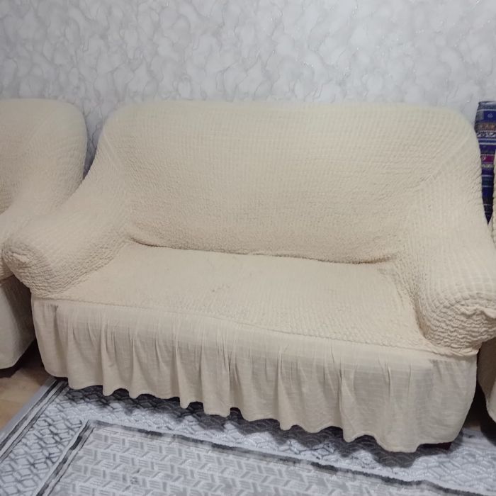 мягкой мебели — диван-тройка