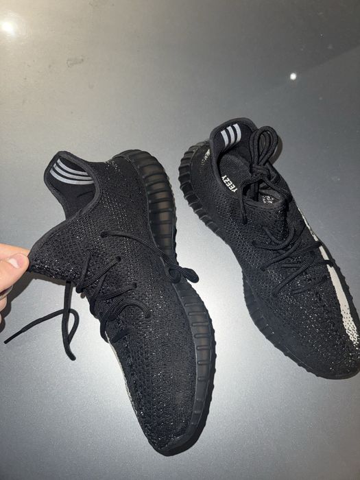 Adidas Yeezy Boost 350 V2 Oreo – EU 46