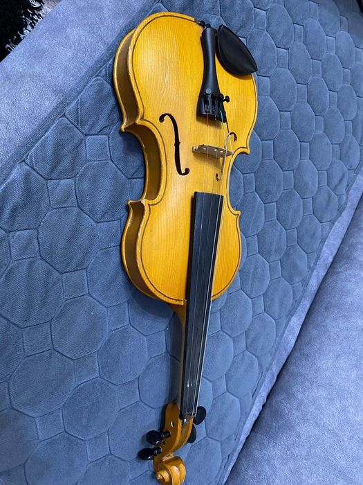 Продаю скрипку 2/4