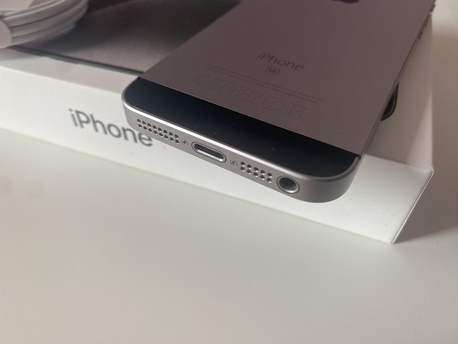 iPhone SE, gri, aspect 9/10, baterie 87%