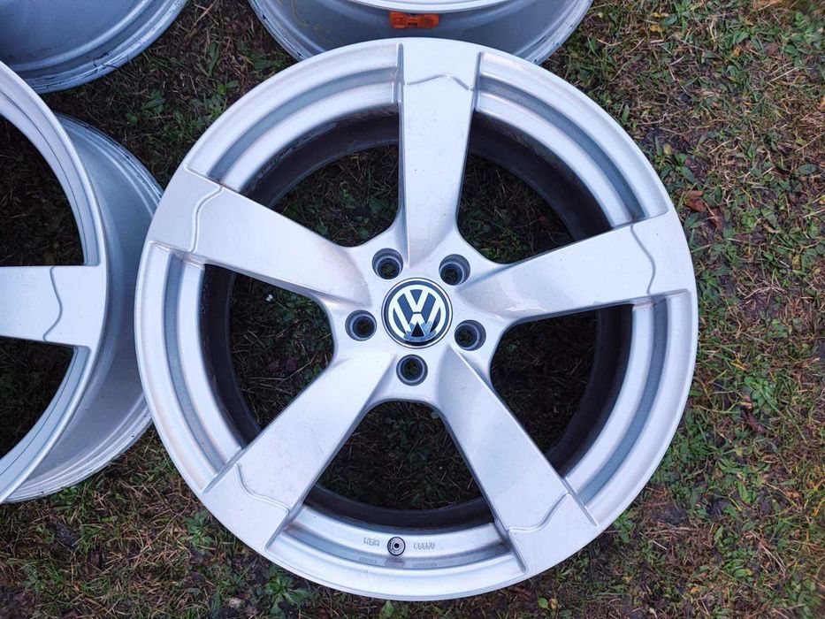 VW/Фолксваген; Audi/Ауди - 19 цола 5x112; 4 бр. лети джанти
