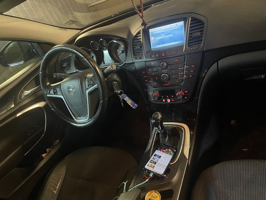 Vând Opel insigna sport touter